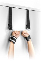 Фиксатор для рук на двери Fetish Tentation Door swing handcuffs SO4669 фото